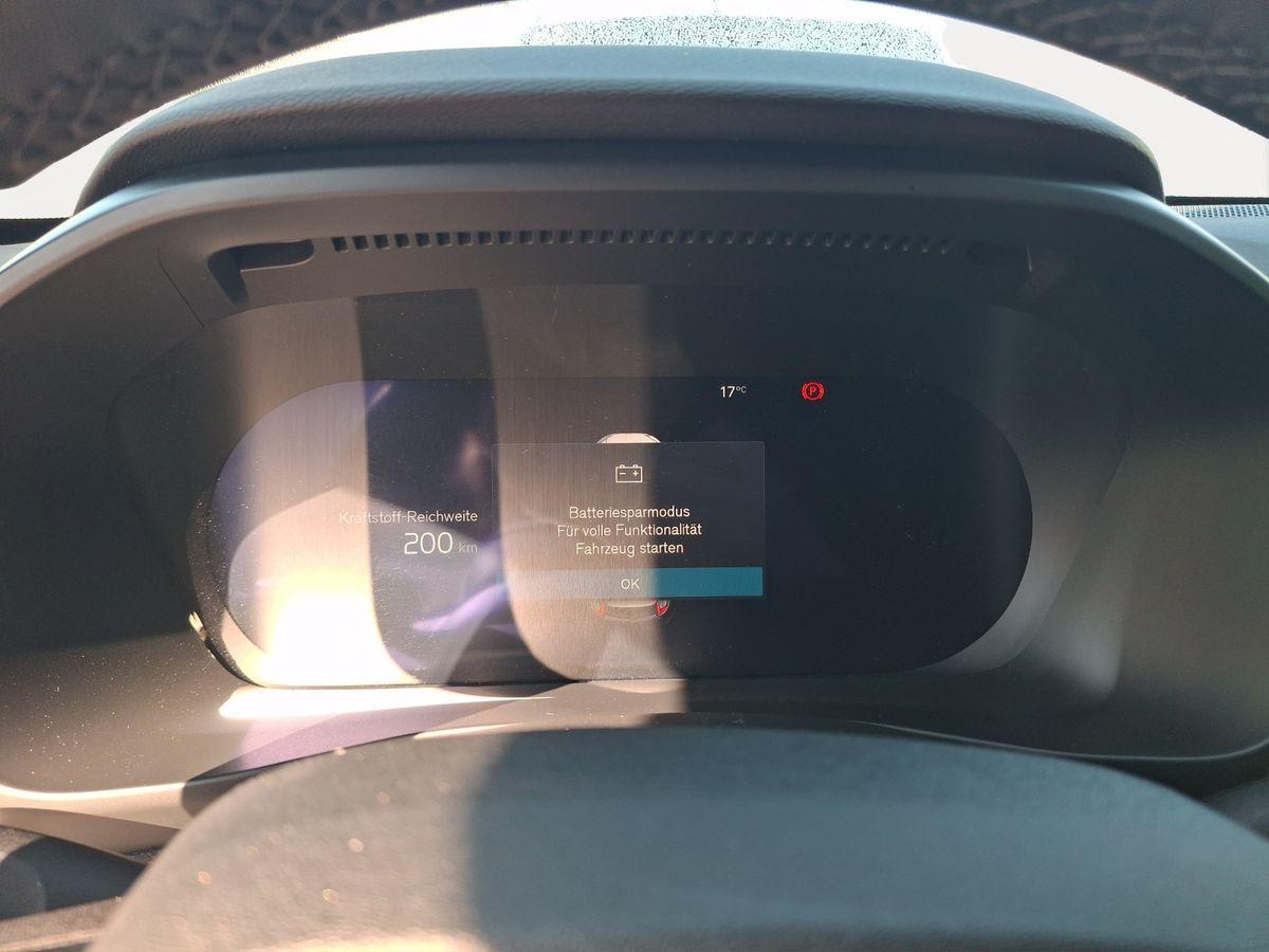 Volvo XC40 B3 Black Edition Plus 360° AHK PANO H/K LED