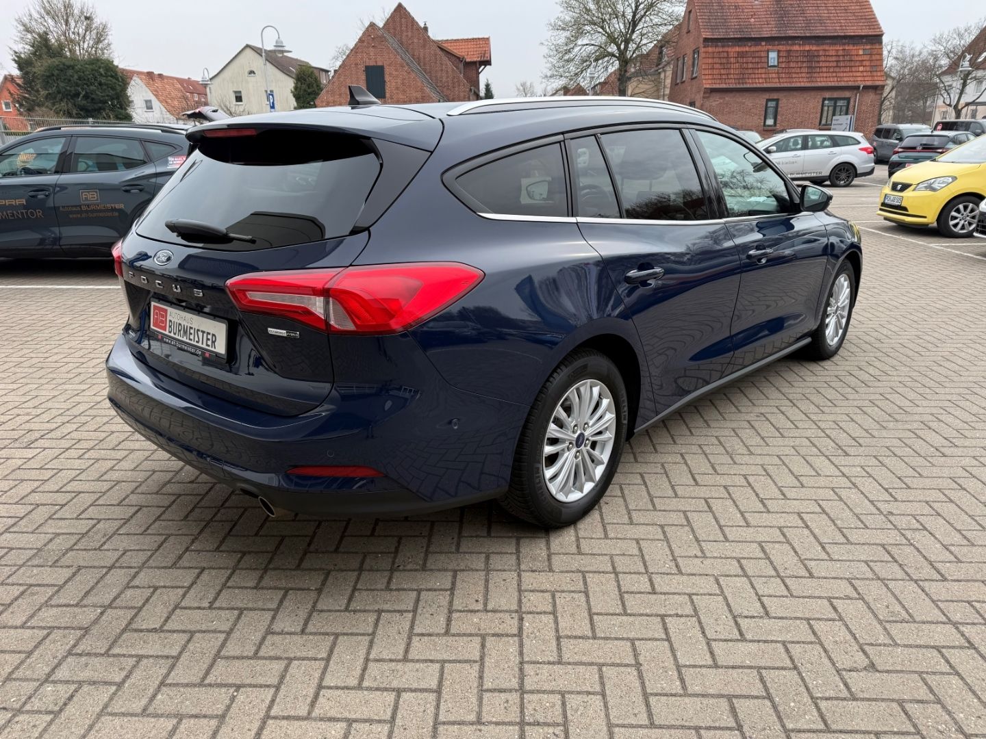 Fahrzeugabbildung Ford Focus Titanium X Turnier HUD Navi Digitales Cock
