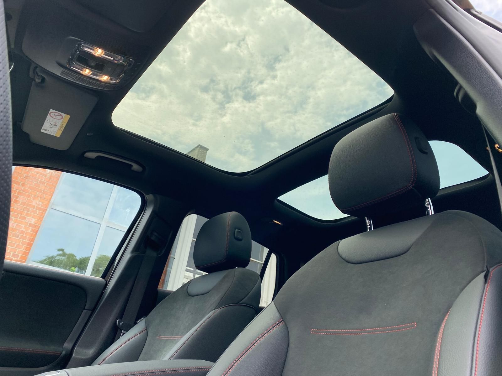 Fahrzeugabbildung Mercedes-Benz GLA 200 AMG/Pano/DIS/360/AHK/M-BEAM/