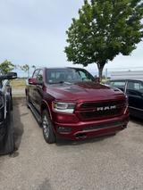 Dodge RAM Laramie Sport . Motorschaden - Dodge Unfallwagen