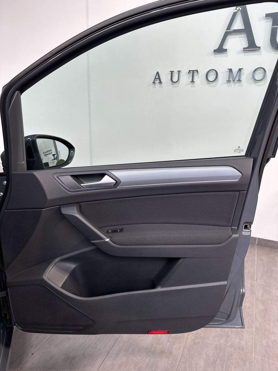 Fahrzeugabbildung Volkswagen Touran 2.0 TDI DSG ACTIVE NAV+LED+AHK+KAMERA+SHZ