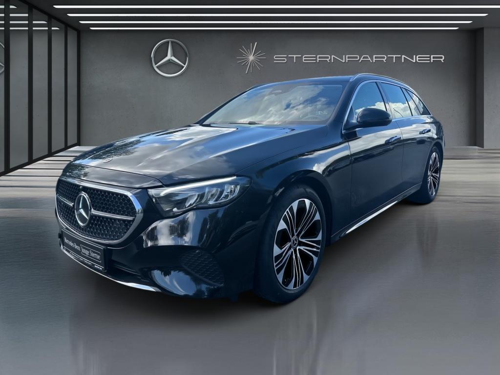 Mercedes-Benz E 220 d 4M T AVANTGARDE+PANO+AHK+KAMERA+AMBIENTE