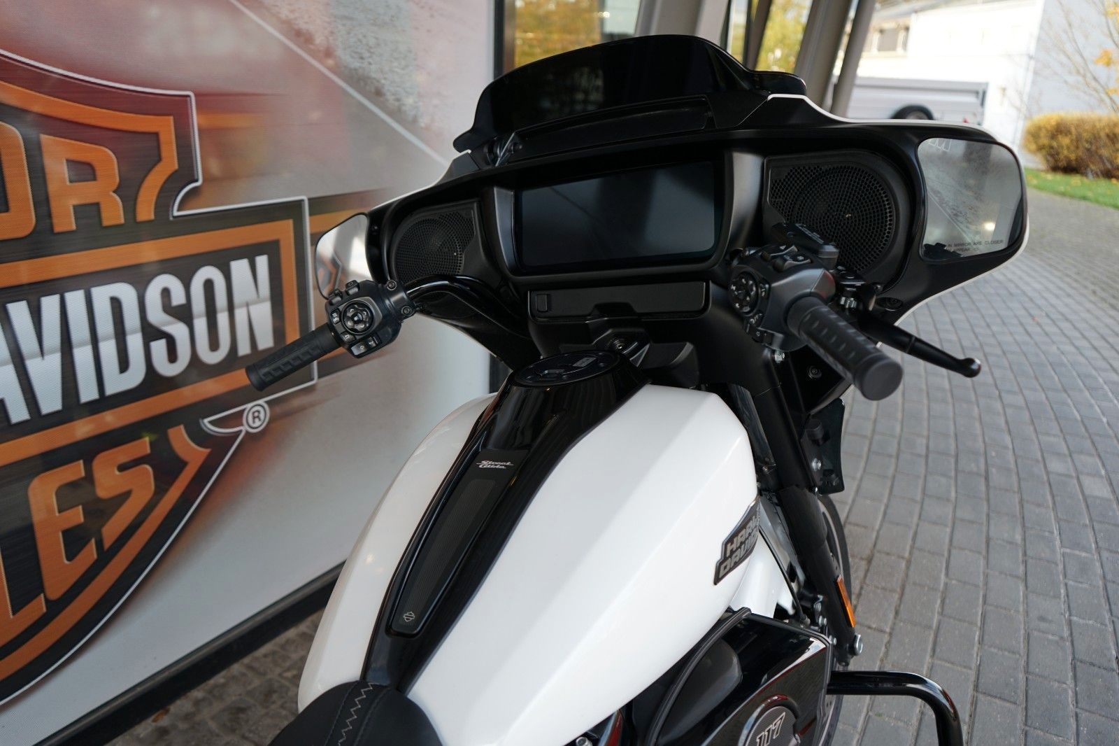 Fahrzeugabbildung Harley-Davidson Street Glide 117 FLHX MY25 - EX Demo