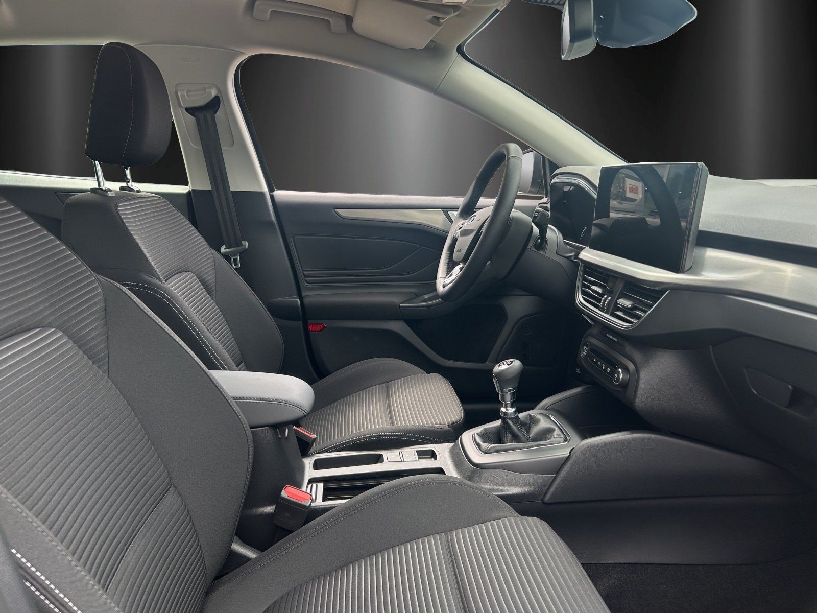 Fahrzeugabbildung Ford Focus Titanium Turnier Winter P. e.Call Kamera