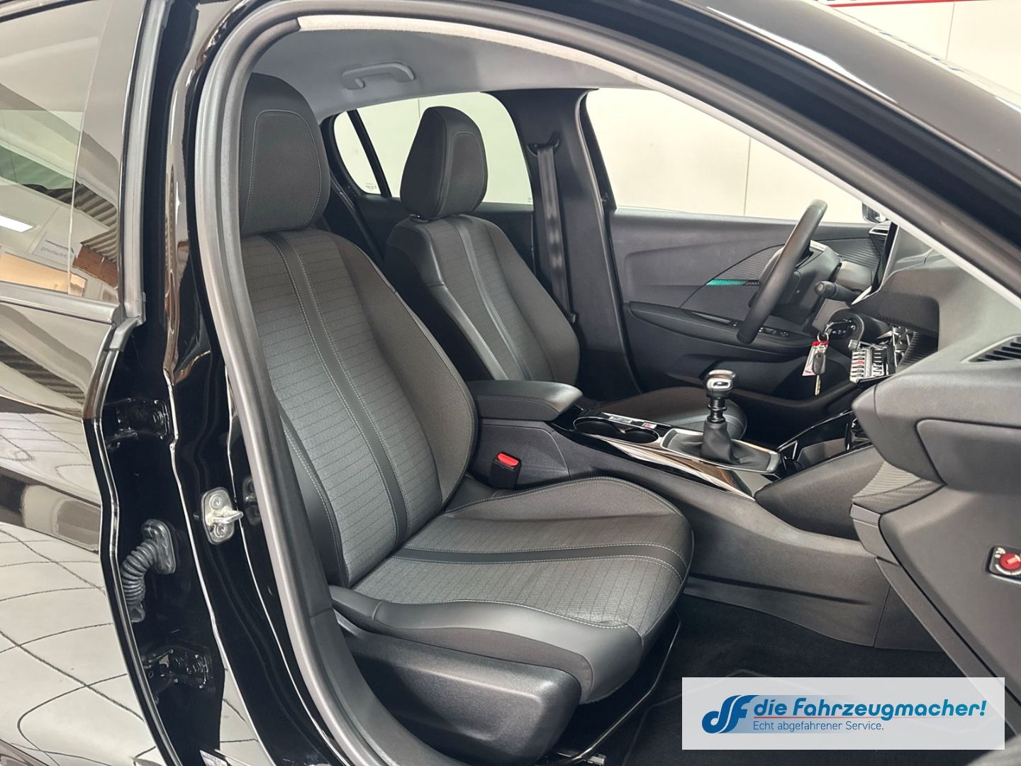 Fahrzeugabbildung Peugeot 208 Allure Navi LED Klimaautom Fahrerprofil DAB