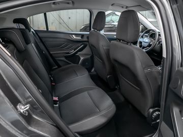 Ford Focus 1.0 Titanium Navi Stauassistent Kamera