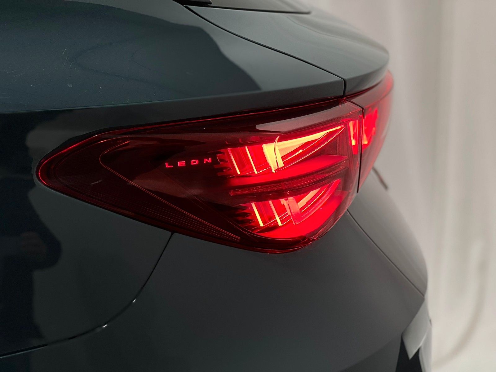 Fahrzeugabbildung CUPRA Leon Sportstourer 1.5 TSI - ACC - Keyless - RFK