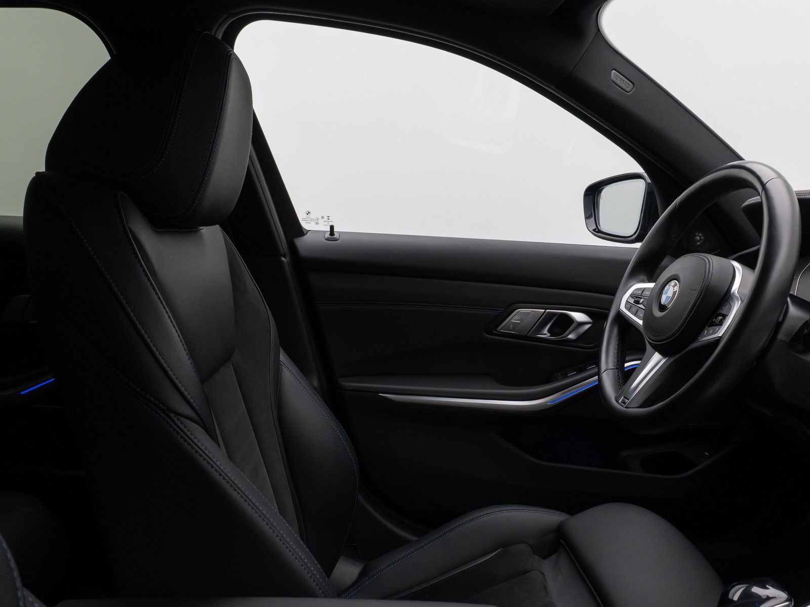 Fahrzeugabbildung BMW 330d xD M Sport Kamera HUD DAB H/K LED 19Zoll