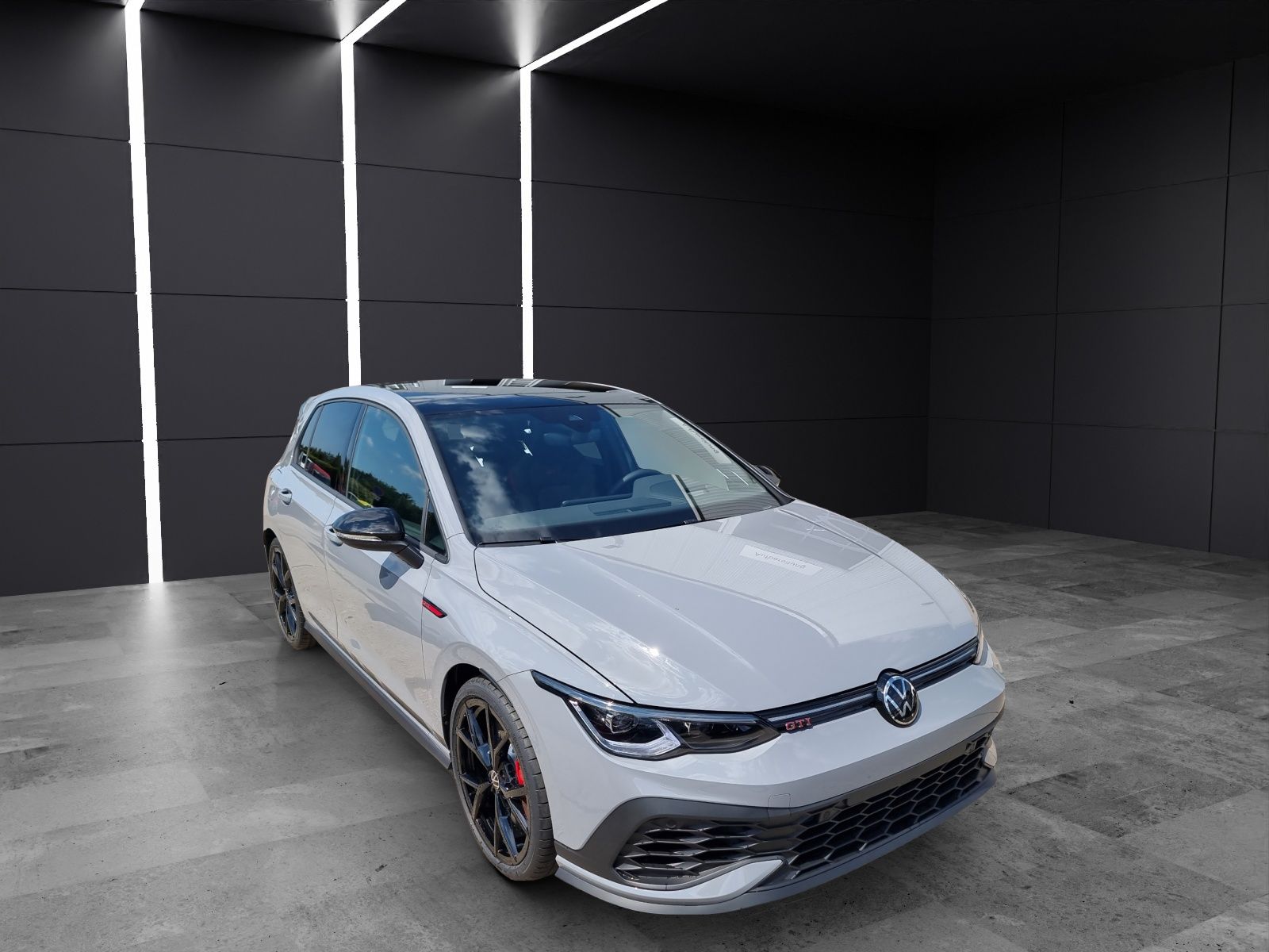 Fahrzeugabbildung Volkswagen Golf VIII GTI Clubsport Akrapovic Matrix Navi Pa