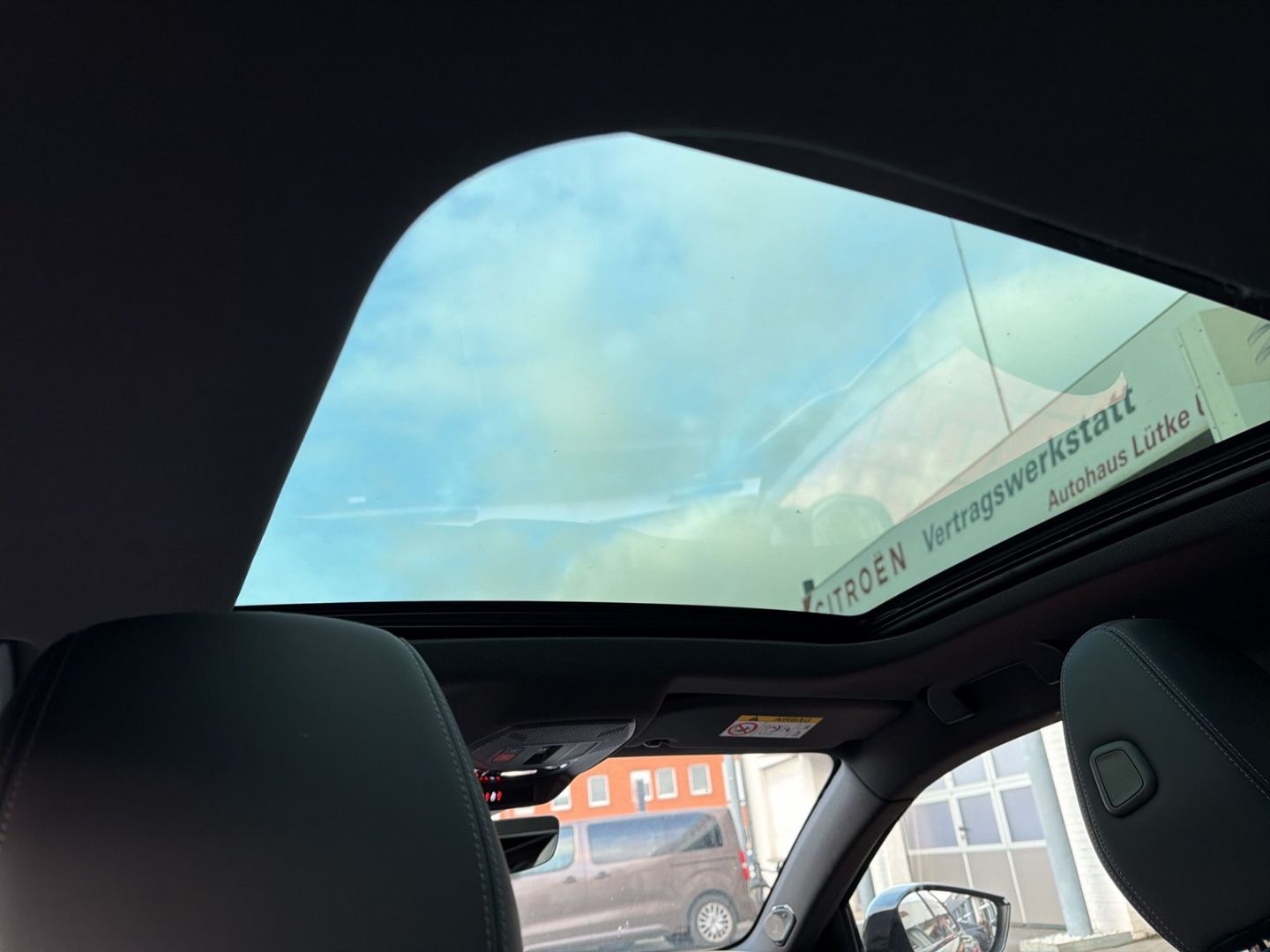 Fahrzeugabbildung Peugeot 308 GT Pack Hybrid 180 AHK-abn. El. Pano Navi