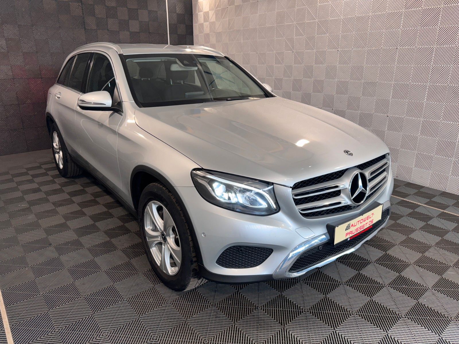 Gebrauchtwagen Mercedes-Benz GLC 250 GLC 250 4MA*EXCLUSIVE*AHK-NAVI-ACC-LED-KLIMA-9G in Horb am Neckar