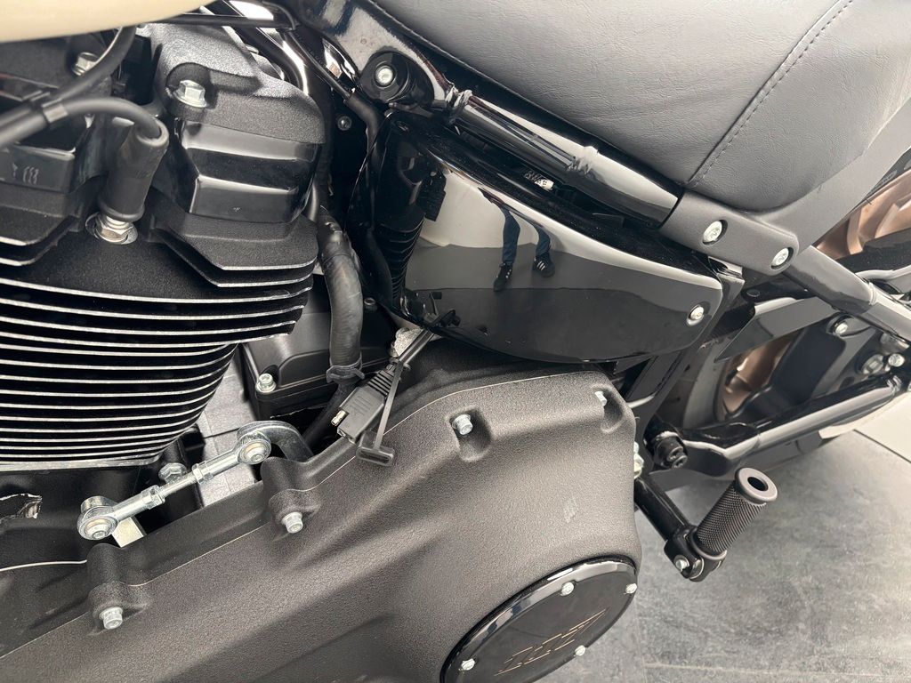 Fahrzeugabbildung Harley-Davidson LOW RIDER S FXLRS *NEUWERTIG *JEKILL&HYDE