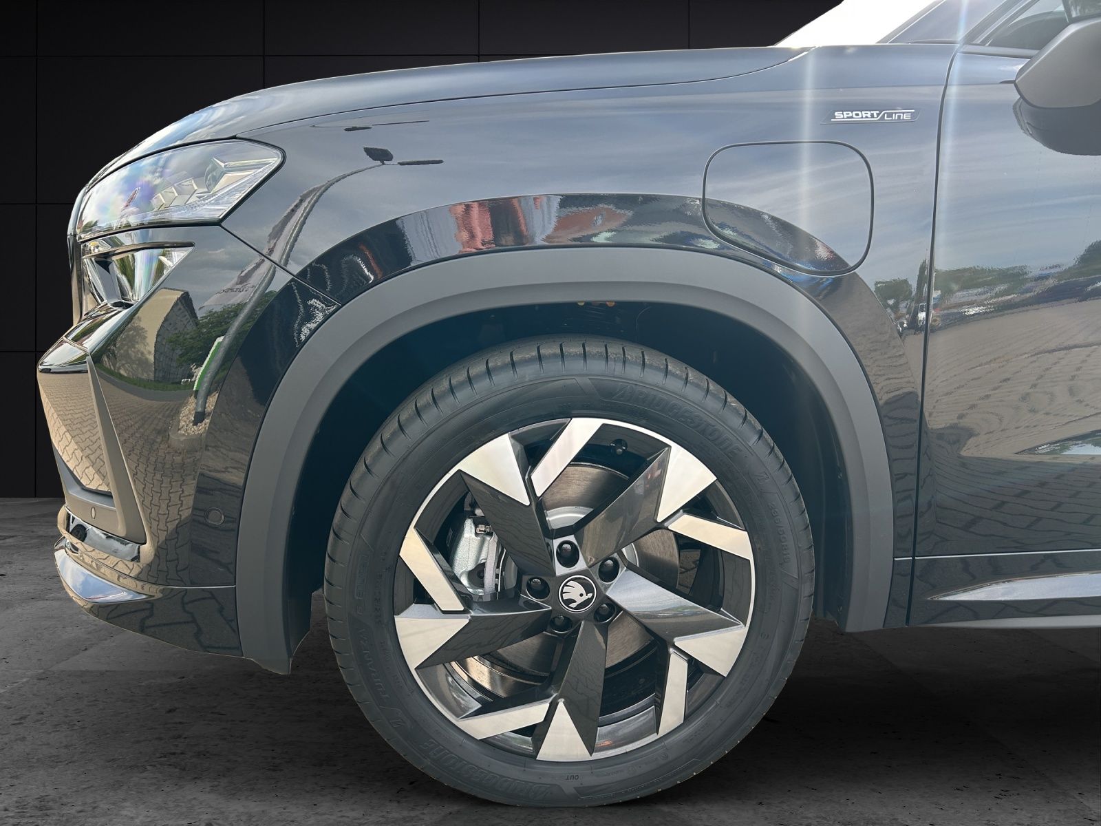 Fahrzeugabbildung SKODA Kodiaq 1.5 TSI iV Sportline AHK MATRIX HUD