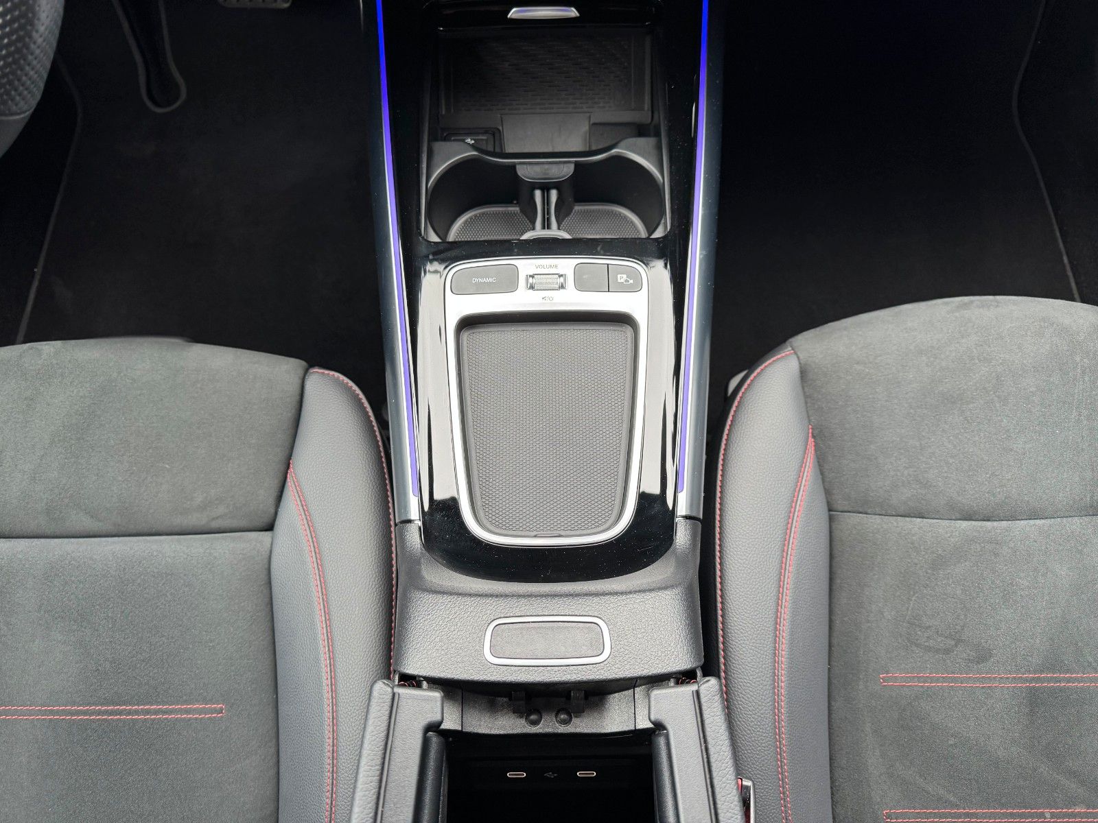 Fahrzeugabbildung Mercedes-Benz B 200 AMG+AHK+Ambiente+RFK+MBUX+Night