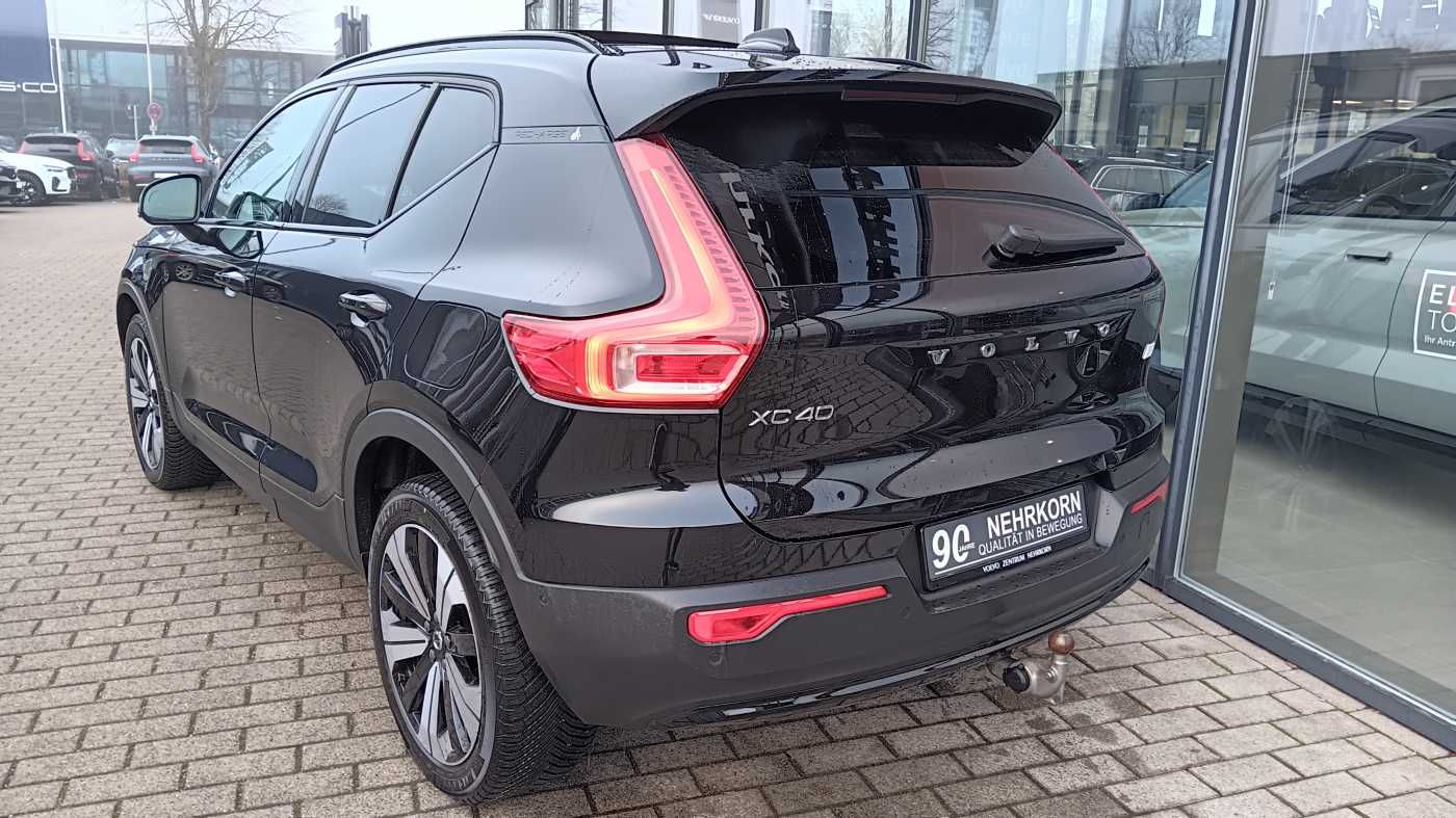 Fahrzeugabbildung Volvo XC40 Recharge Twin Ultimate AWD 'AHK, Schiebedac