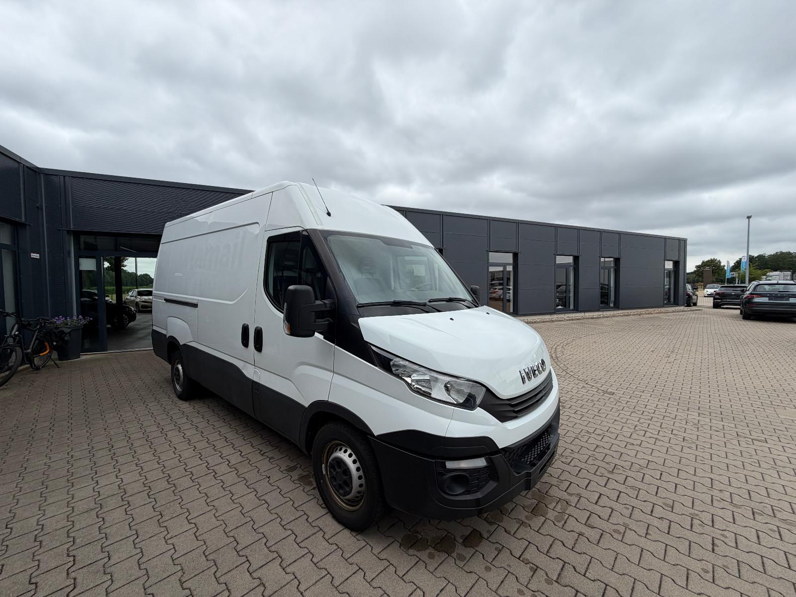 Iveco Daily Kasten HKa 35 S ... V Radstand 3520 L