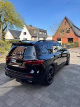 Mercedes-Benz Mercedes AMG GLB 35 / Panoramadach / Sthzg / AHK - Mercedes-Benz GLB 35 AMG: Automatik