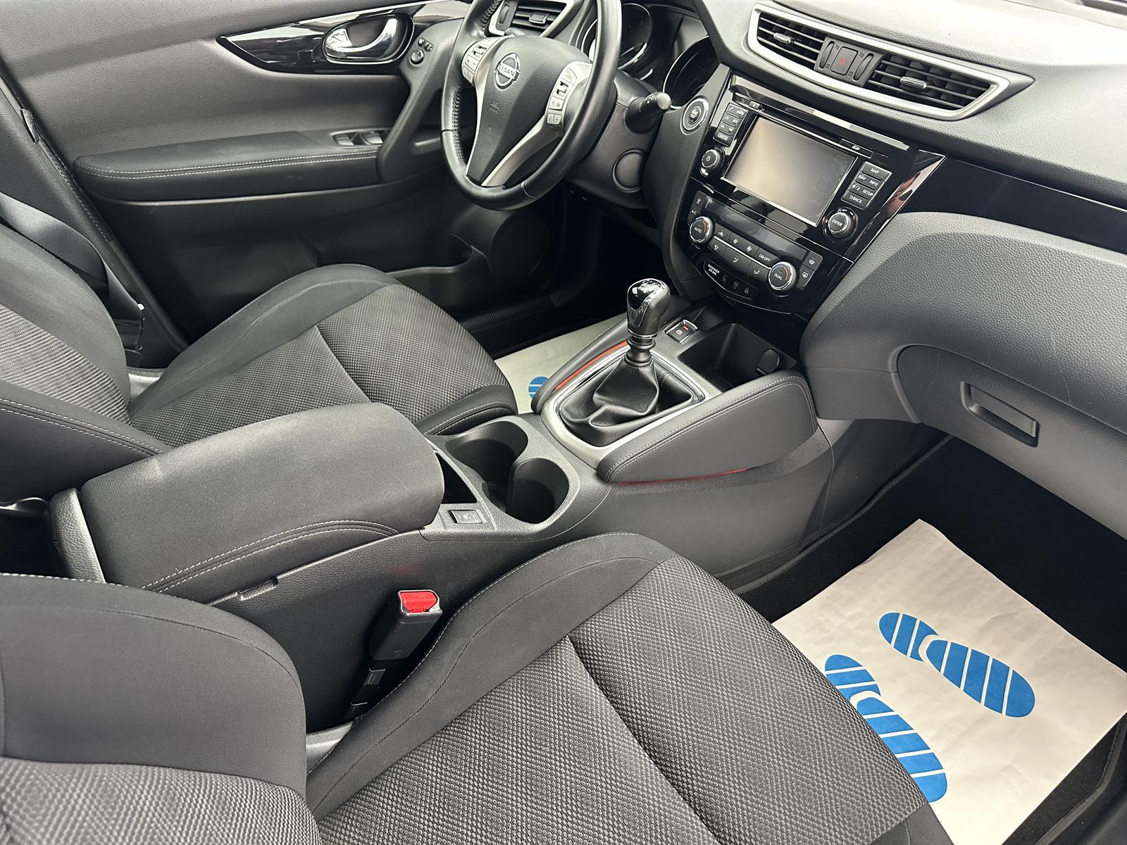 Nissan Qashqai N-Connecta "PANO-NAVI-CAM-MULTI-TEMPO"