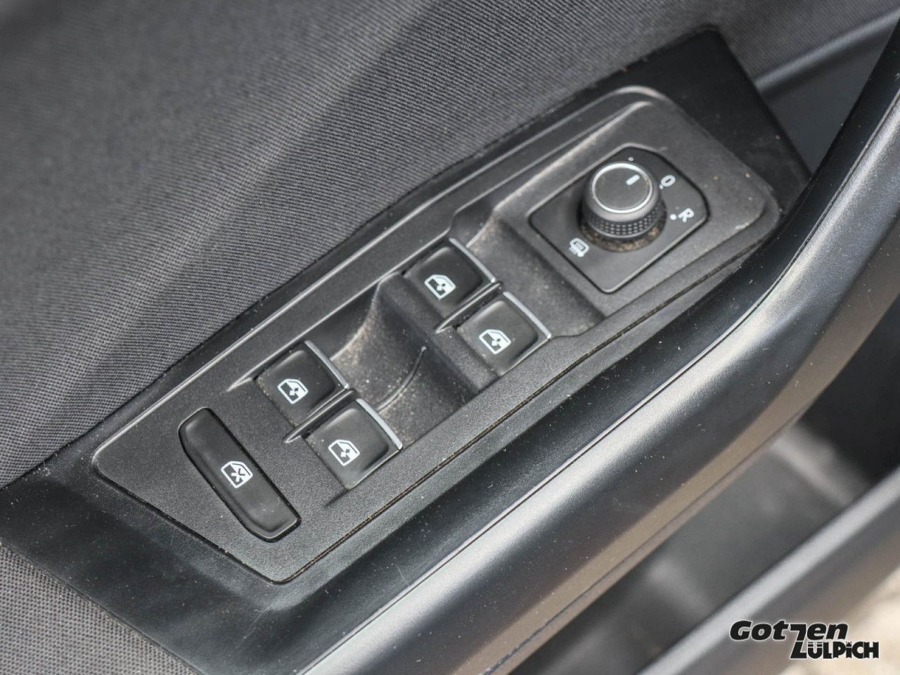 Fahrzeugabbildung Volkswagen T-Roc Style Active 1,5TSI DSG Navi AHK ACC PDC