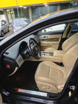 Jaguar XF 3.0 L V6 Diesel - - Jaguar XF in Düsseldorf