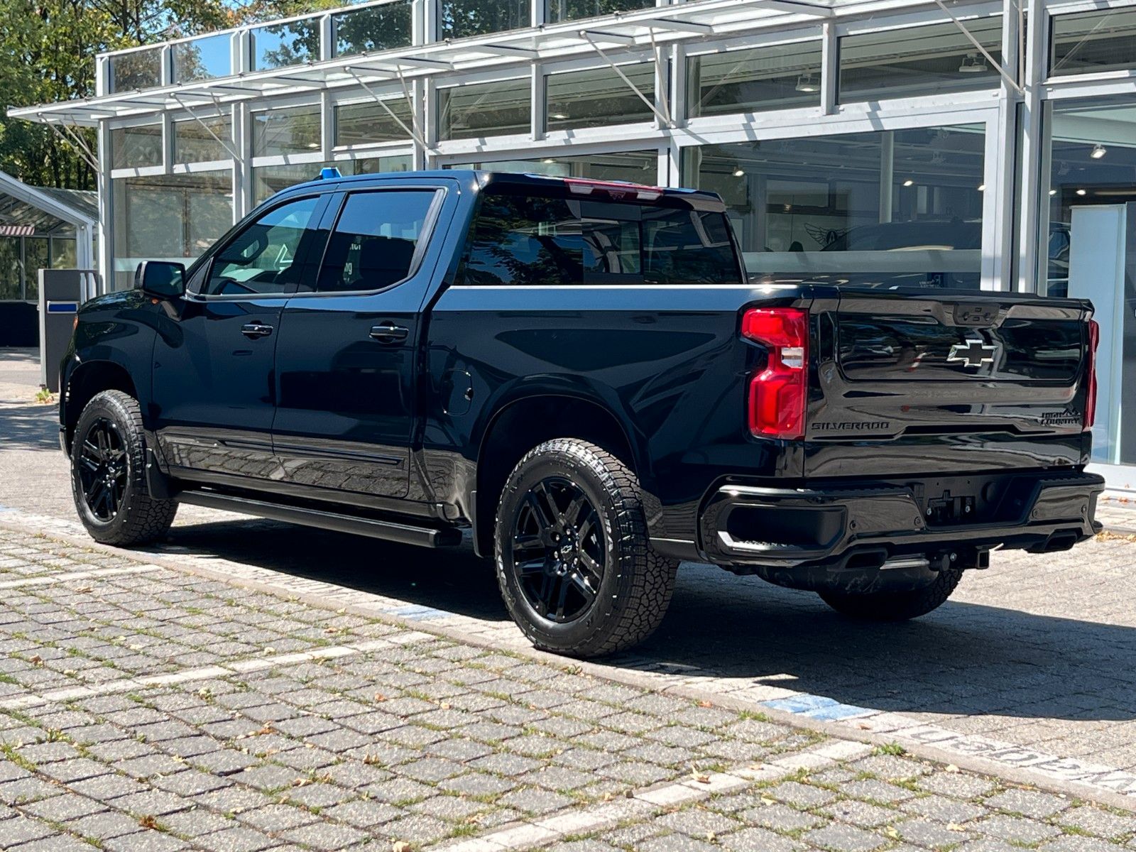 Fahrzeugabbildung Chevrolet Silverado 6.2 V8 High Country Midnight*LPG*360°