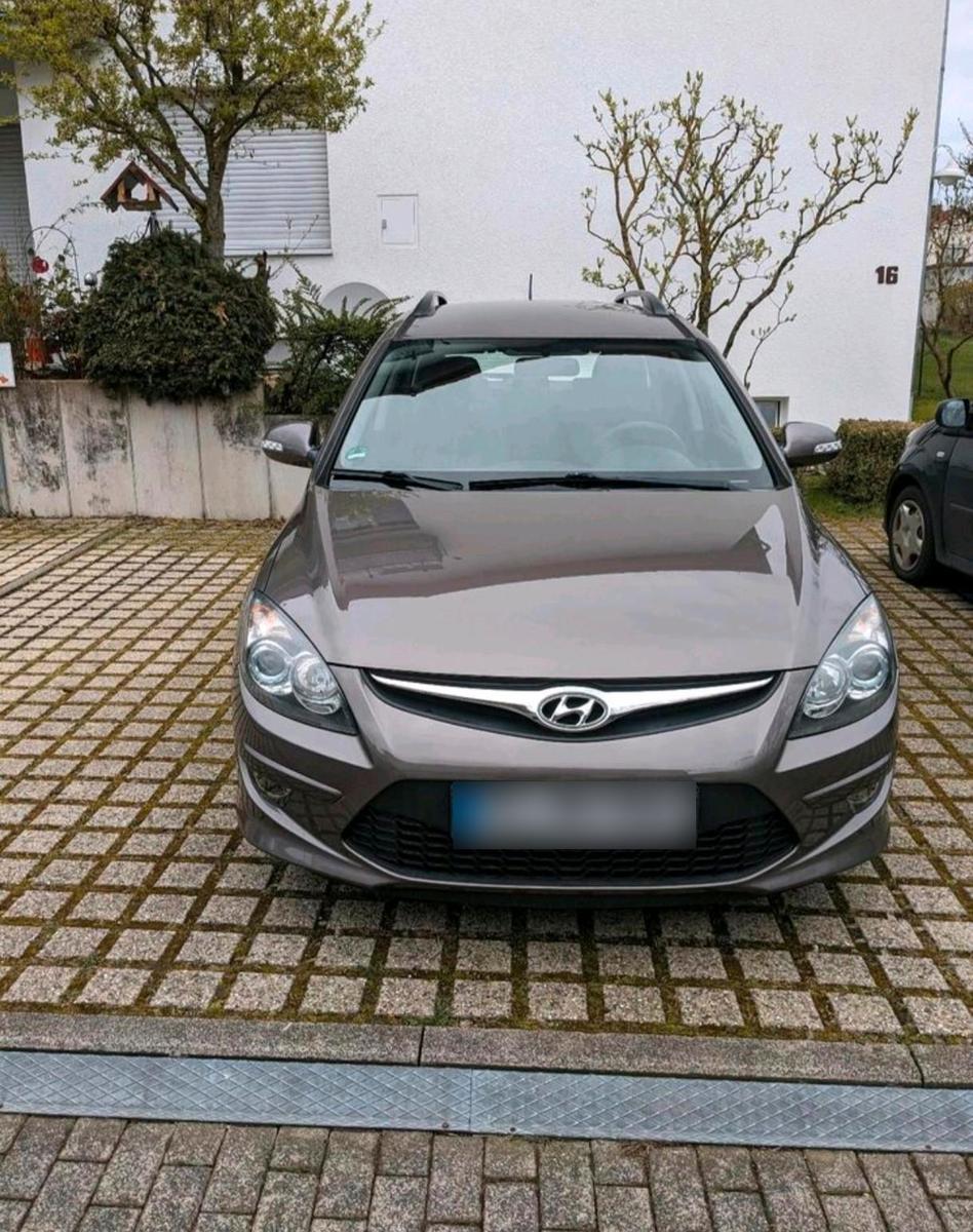 Hyundai i30 2012 — rear view
