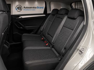 Volkswagen Tiguan - 12