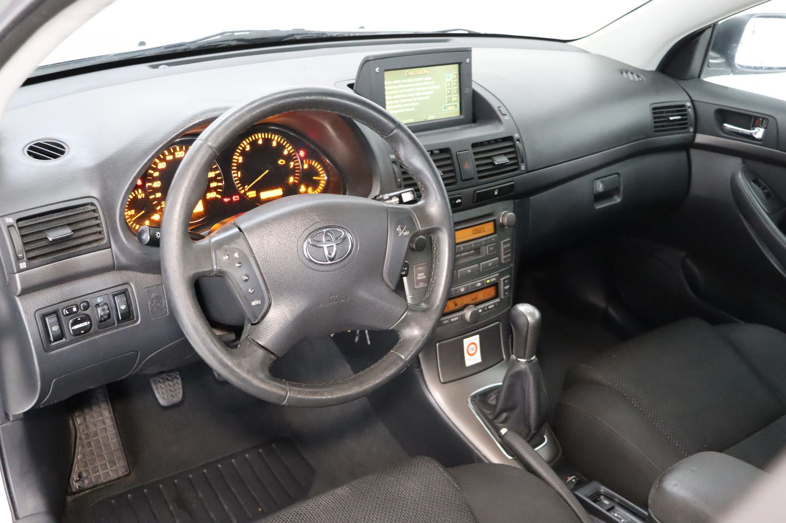 Fahrzeugabbildung Toyota Avensis 2.0-l-VVT-i Executive