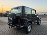 Jeep Wrangler YJ 4.0 *OLDTIMER* 1-Hand *Top Zustand* - Jeep Wrangler YJ mit Benzin-Antrieb