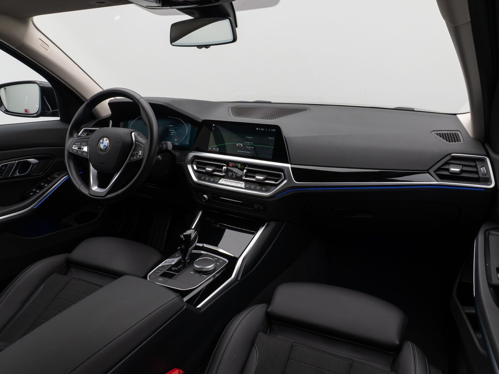 Fahrzeugabbildung BMW 320d SportLine DAB PDC Geschwindigkeitsreg Alarm