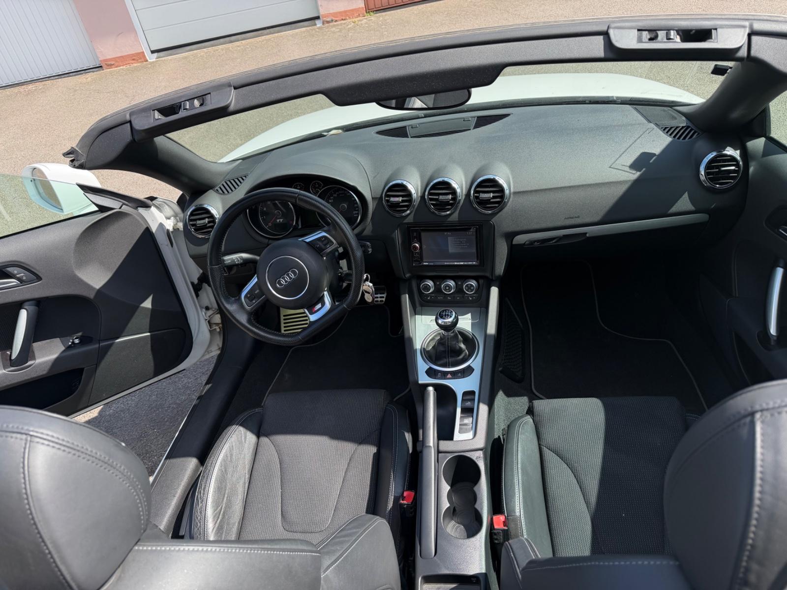 Audi TT Roadster 1.8 TFSI S-line
