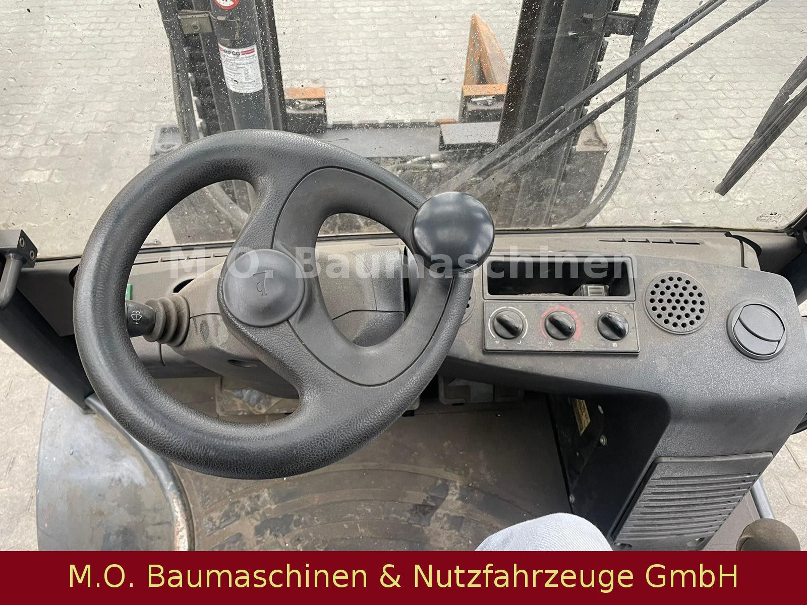 Fahrzeugabbildung Linde H 45 T  /Ballenzange / Drehgerät / SS / Duplex