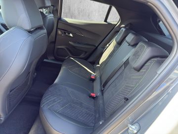 Peugeot 2008 1.2 136 GT +Navi+Kam.+LED+SHZ+KeyLess+ACC