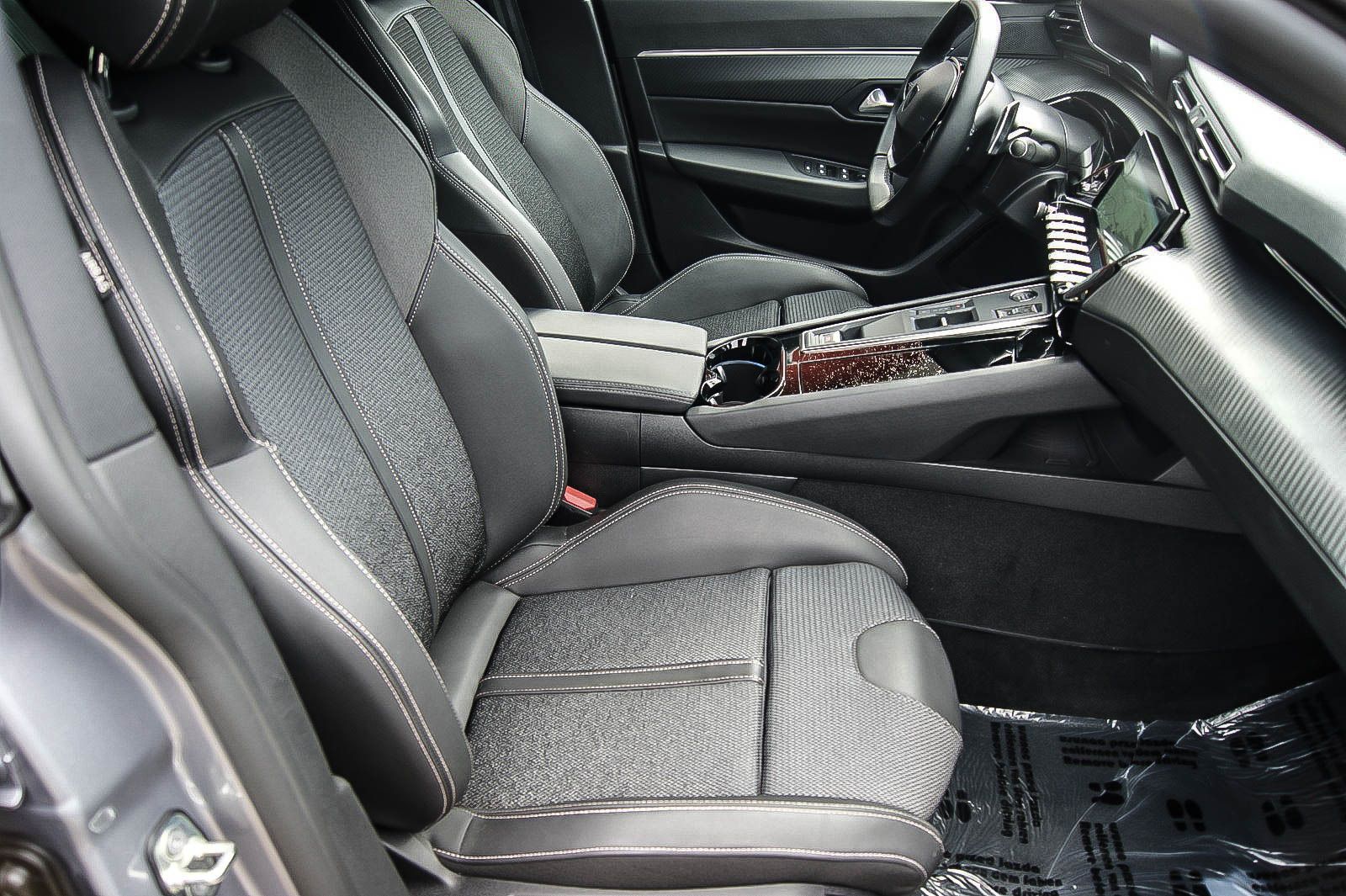 Fahrzeugabbildung Peugeot 508 SW Hybrid 225 Allure NEUES MODELL LED 1.HAND