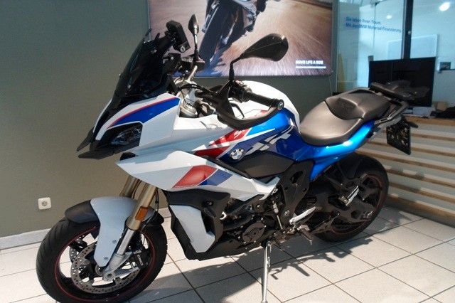 Fahrzeugabbildung BMW S1000XR mit Tourenkoffer