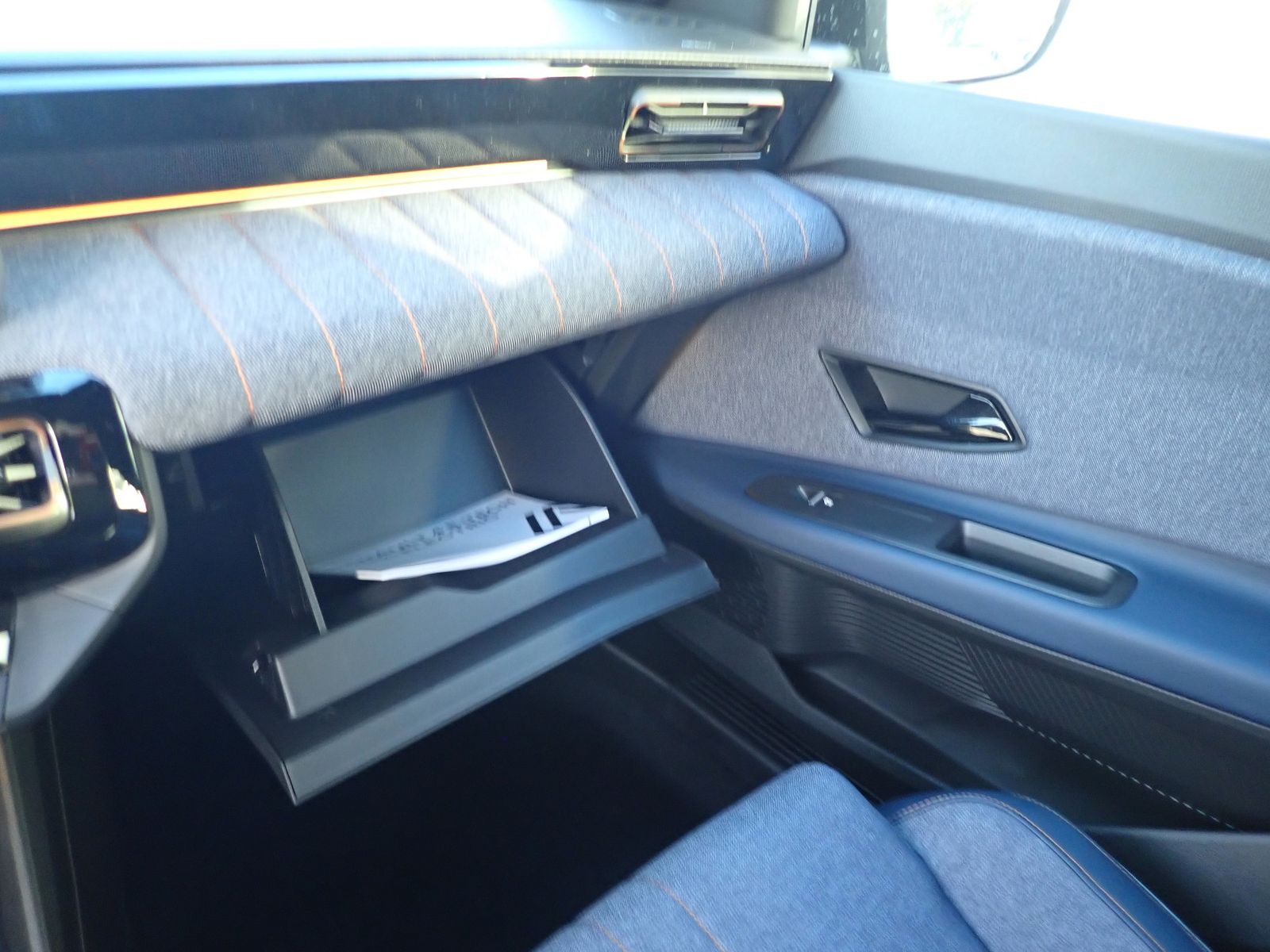 Fahrzeugabbildung Renault R 4 E-Tech elektrisch Techno 150 Comfort Range