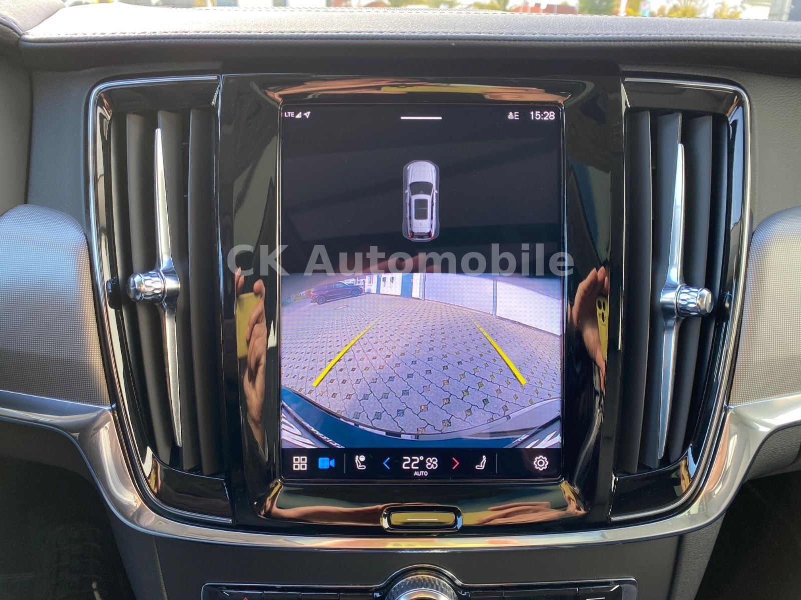 Fahrzeugabbildung Volvo V90 B5 Ultimate Dark AWD/BLIS/Pano/Head-Up/AHK