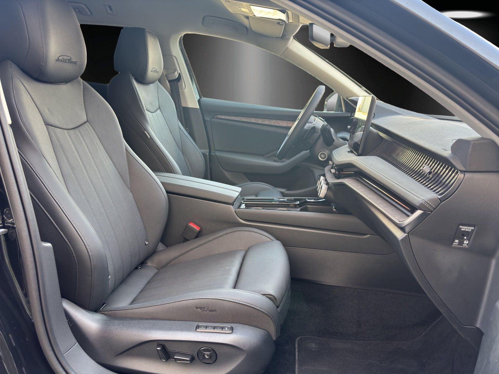 Fahrzeugabbildung SKODA Superb Combi L&K 1,5 TSI iV 150 kW DSG