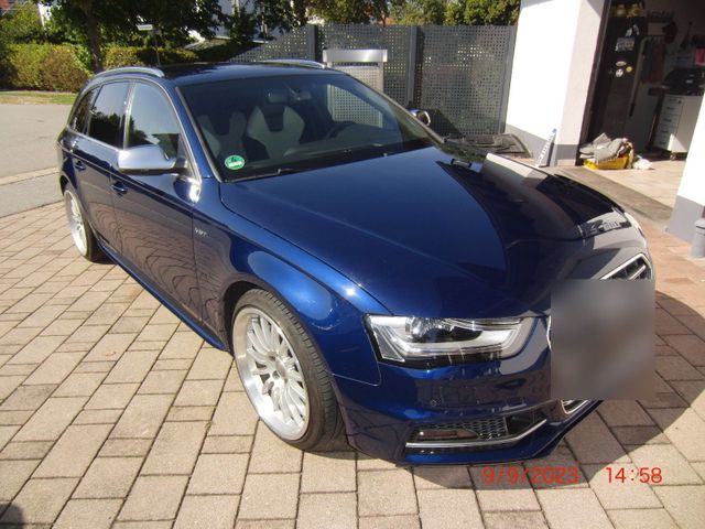 Audi S4 Avant Blau Metallic 3.0 TFSI - Vol...