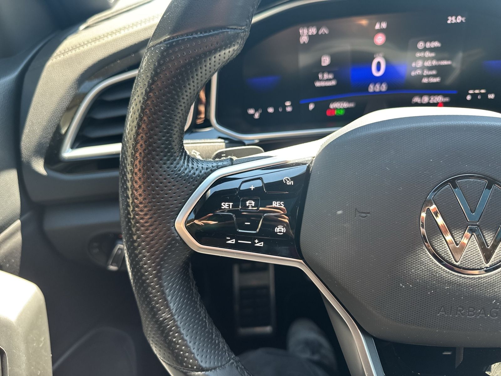 T-Roc 2.0 TDI R-Line, Climatronic, PANO, Discove