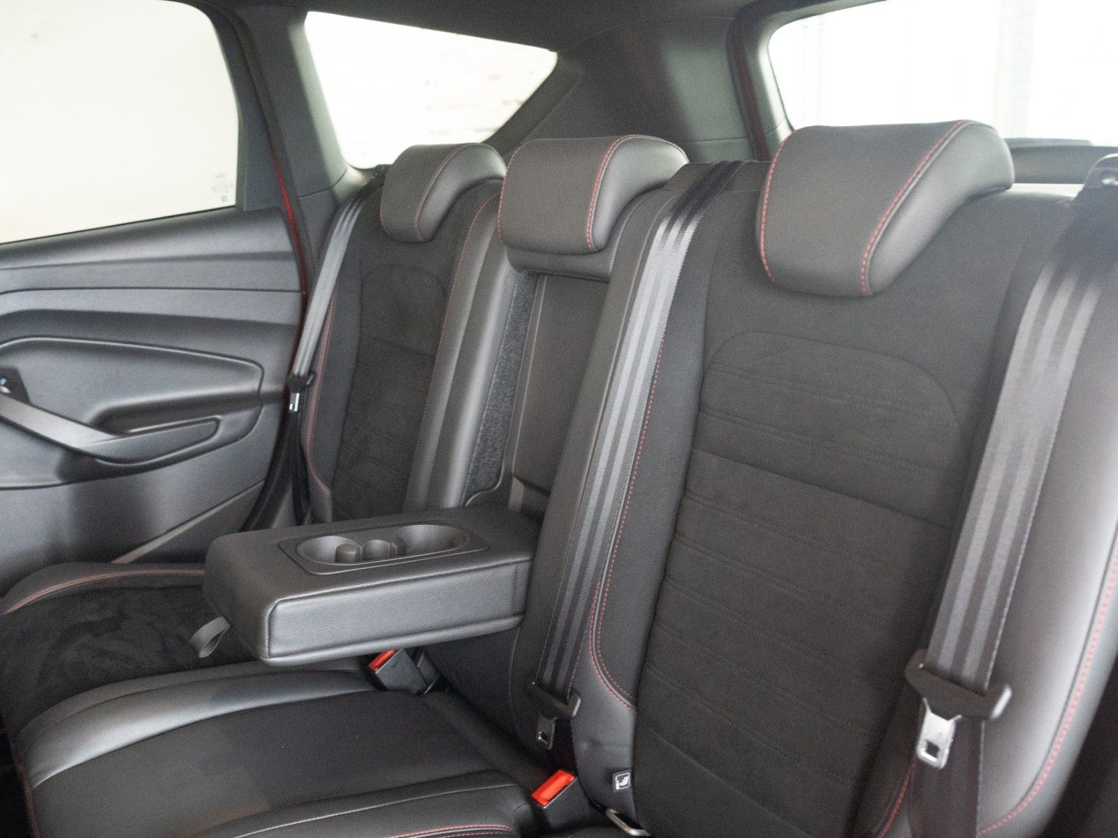 Fahrzeugabbildung Ford Kuga ST-Line WINTER-P/NAVI/AHK/KAMERA