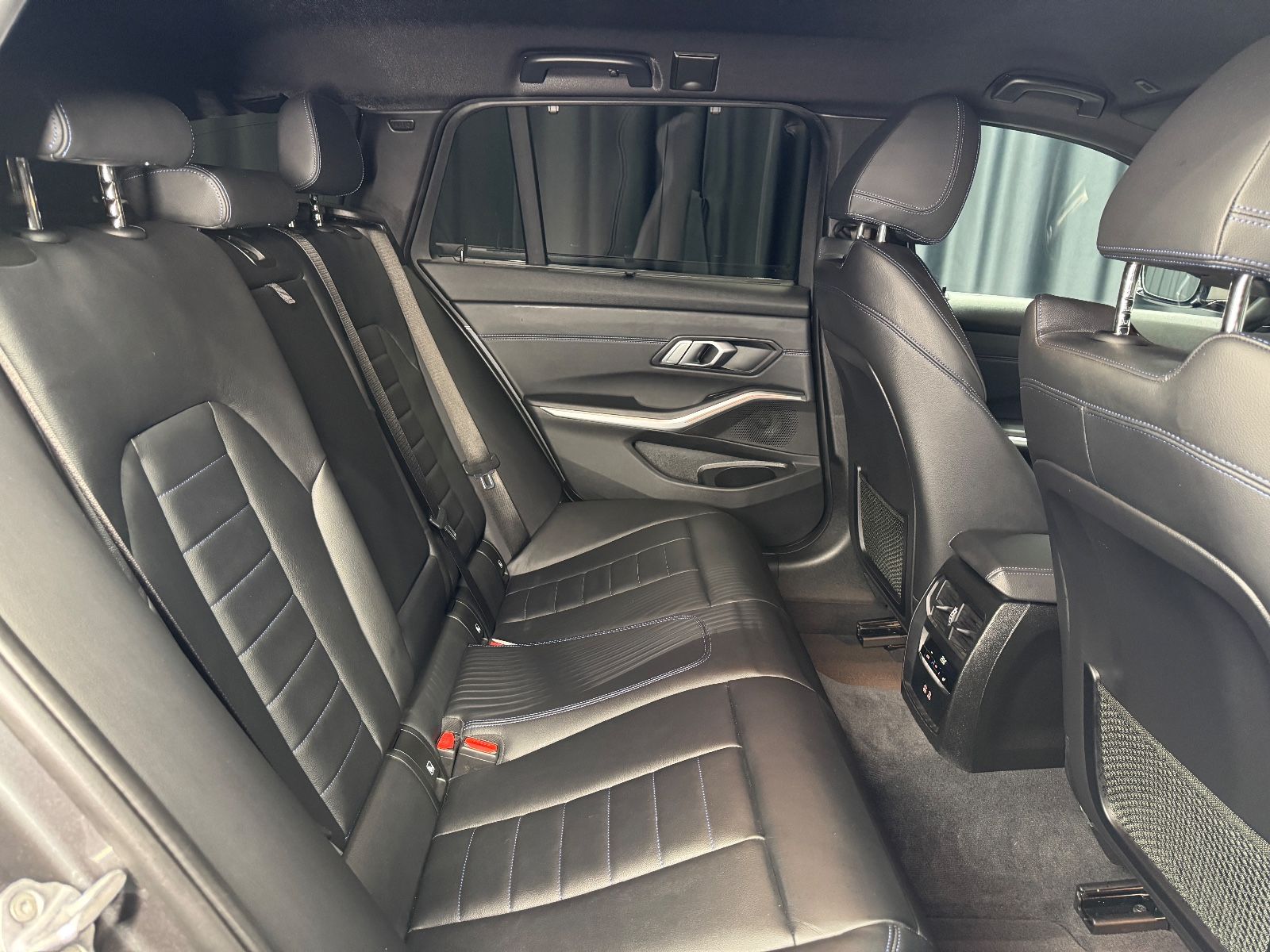 Fahrzeugabbildung BMW M340i Touring xDrive|LASER|HEAD-UP|AHK|ACC|