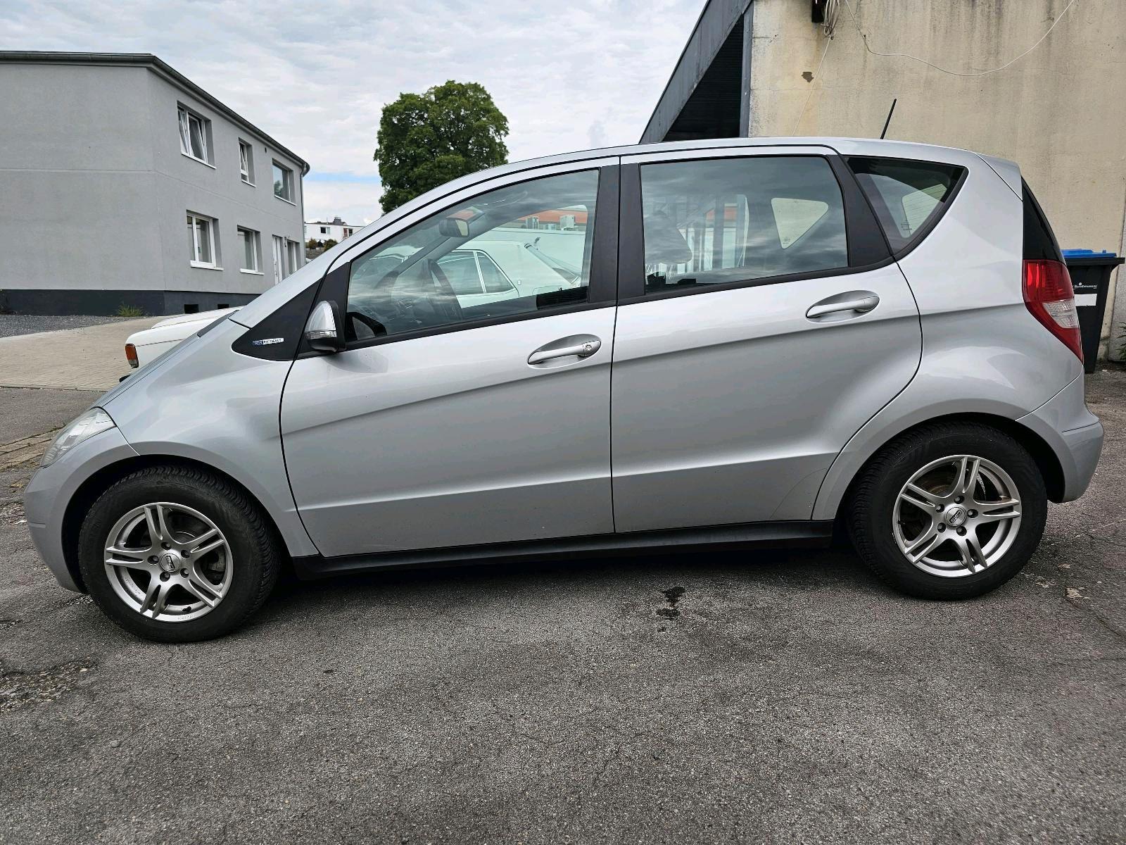 Mercedes-Benz A180 2009 — photo 8