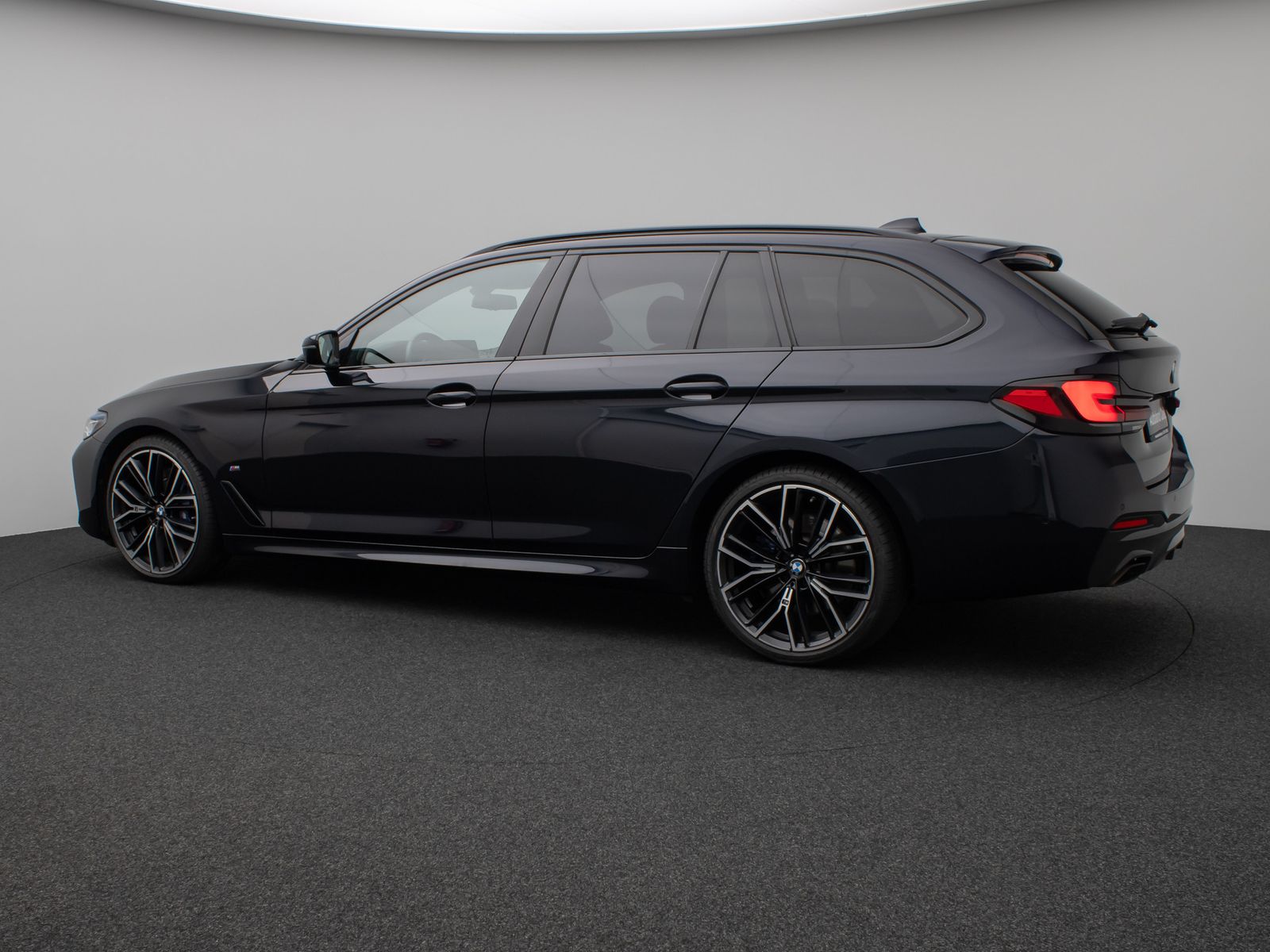 Fahrzeugabbildung BMW 540d xD M Sport Panoram Kamera Laser HUD DAB H/K