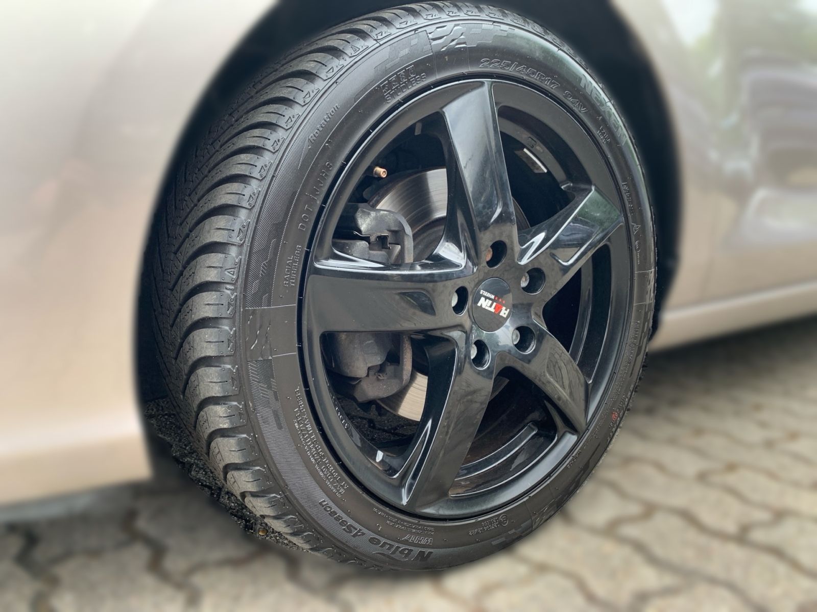 Fahrzeugabbildung Hyundai i30 7-DCT 1.4 T-GDI YES! Plus Standheizung