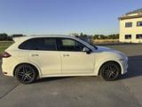 Porsche Cayenne Turbo S - Porsche Cayenne Turbo-S