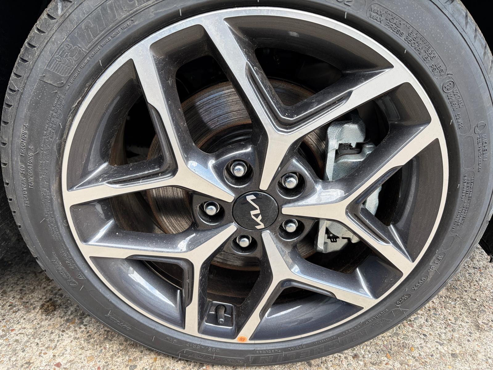 Kia CEED SW 1.5T DCT7 KEYLESS LED PDC V+H 17´´ALU