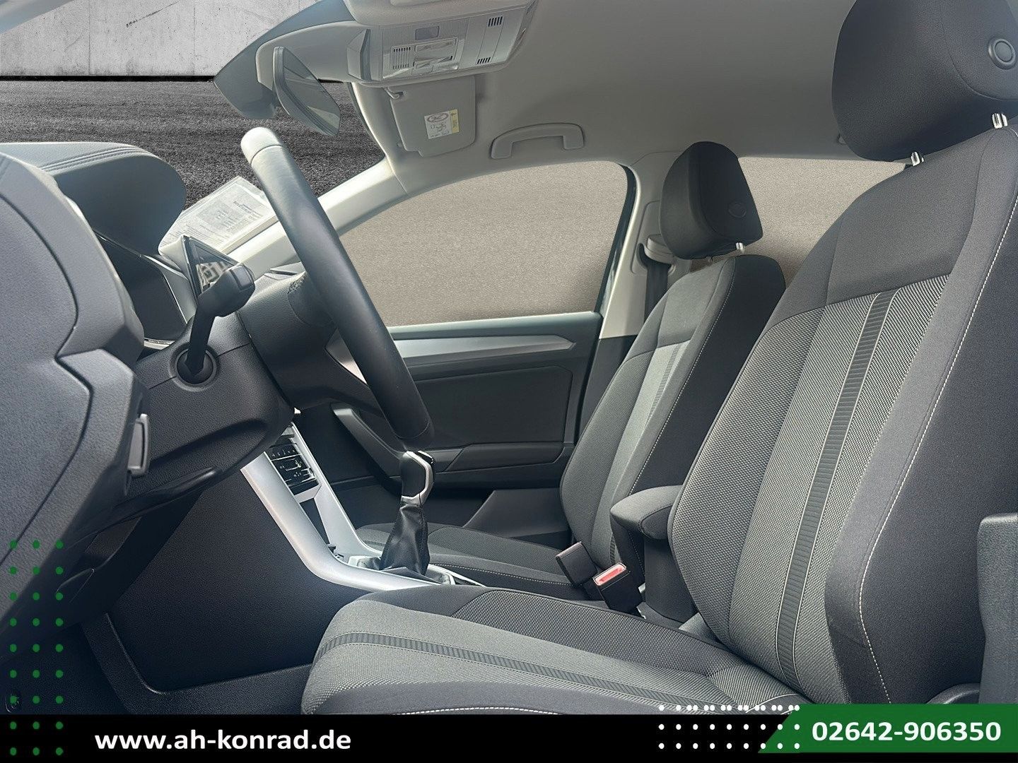 Fahrzeugabbildung Volkswagen T-Roc Life 1.0 TSI 81kW *NAVI*PDC*