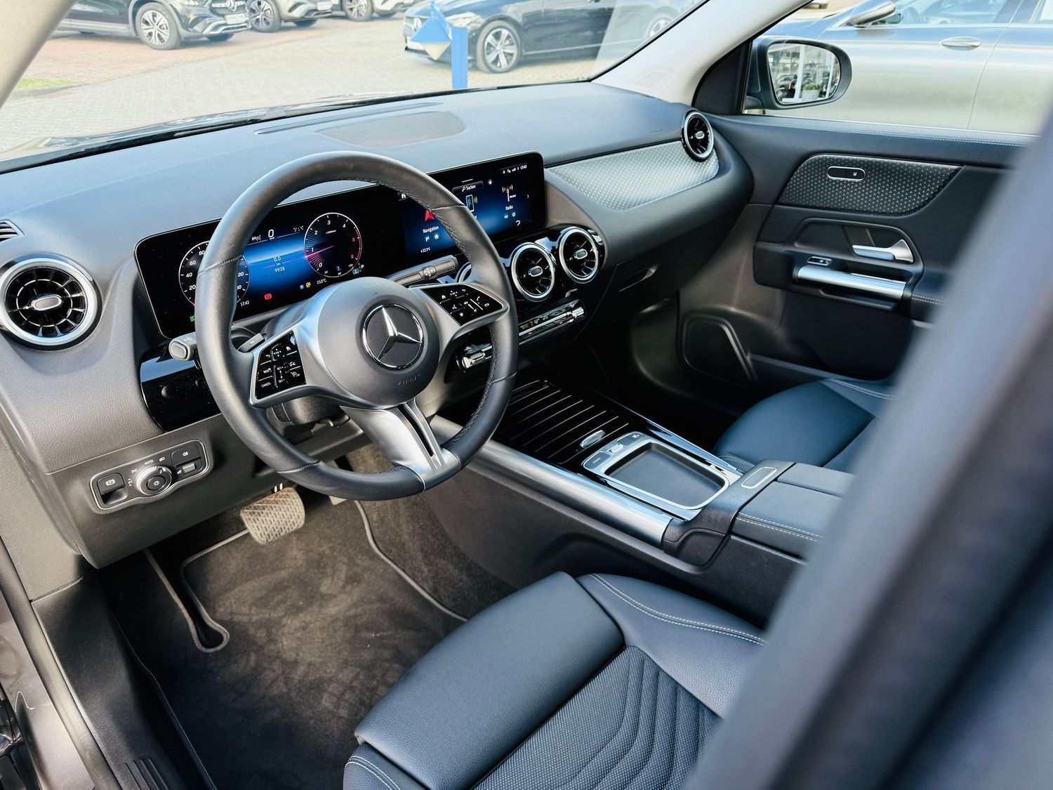 Fahrzeugabbildung Mercedes-Benz GLA 220 d 4M PROG. ADVANCED, Distronic, 360°, To