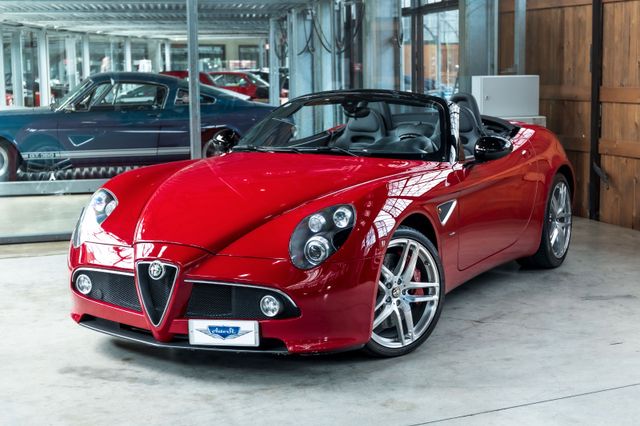 Alfa Romeo 8C Spider 334 of 500 I Carbon I 1. Hand